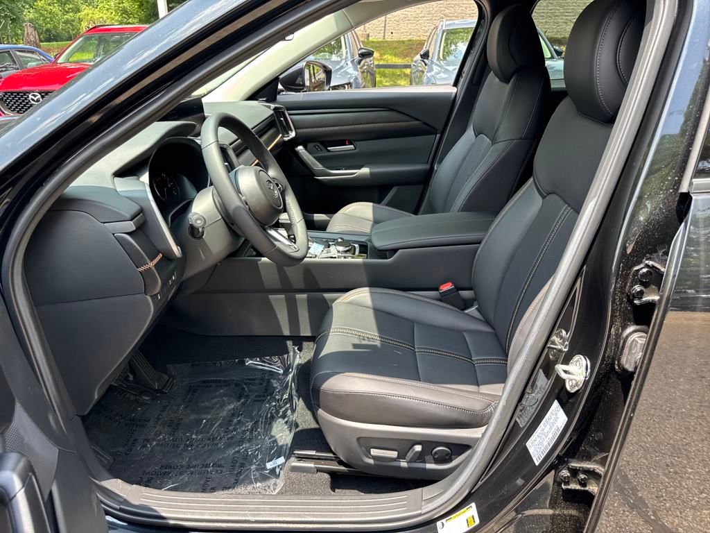 Vehicle image 9 of 38
