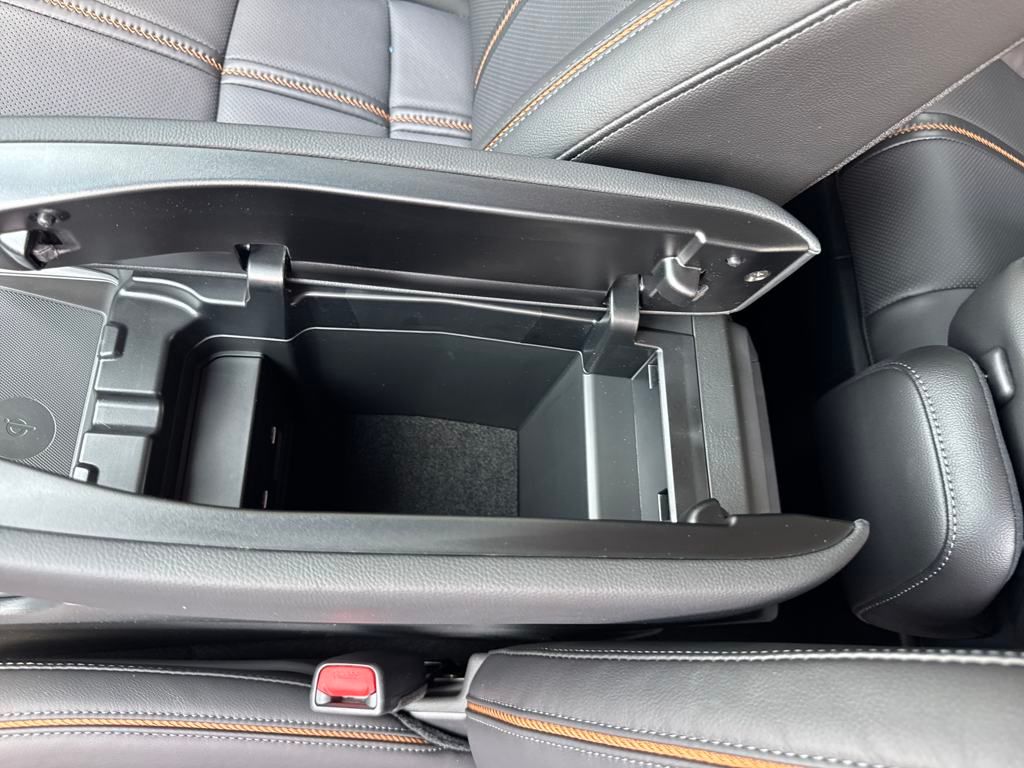 Vehicle image 26 of 38