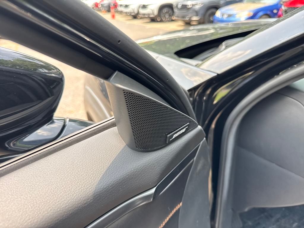 Vehicle image 31 of 38