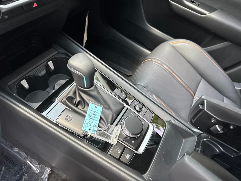 Vehicle image 24 of 38