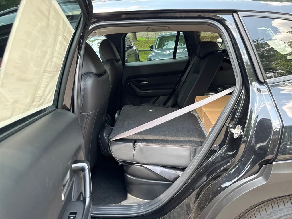 Vehicle image 25 of 38