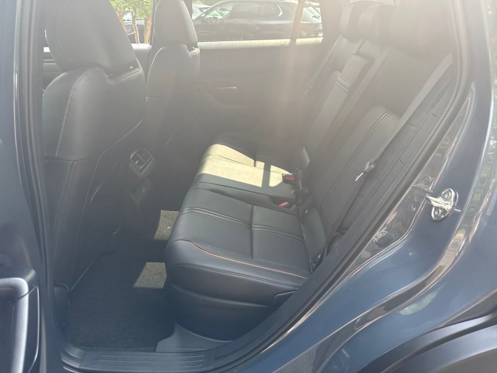 Vehicle image 25 of 39
