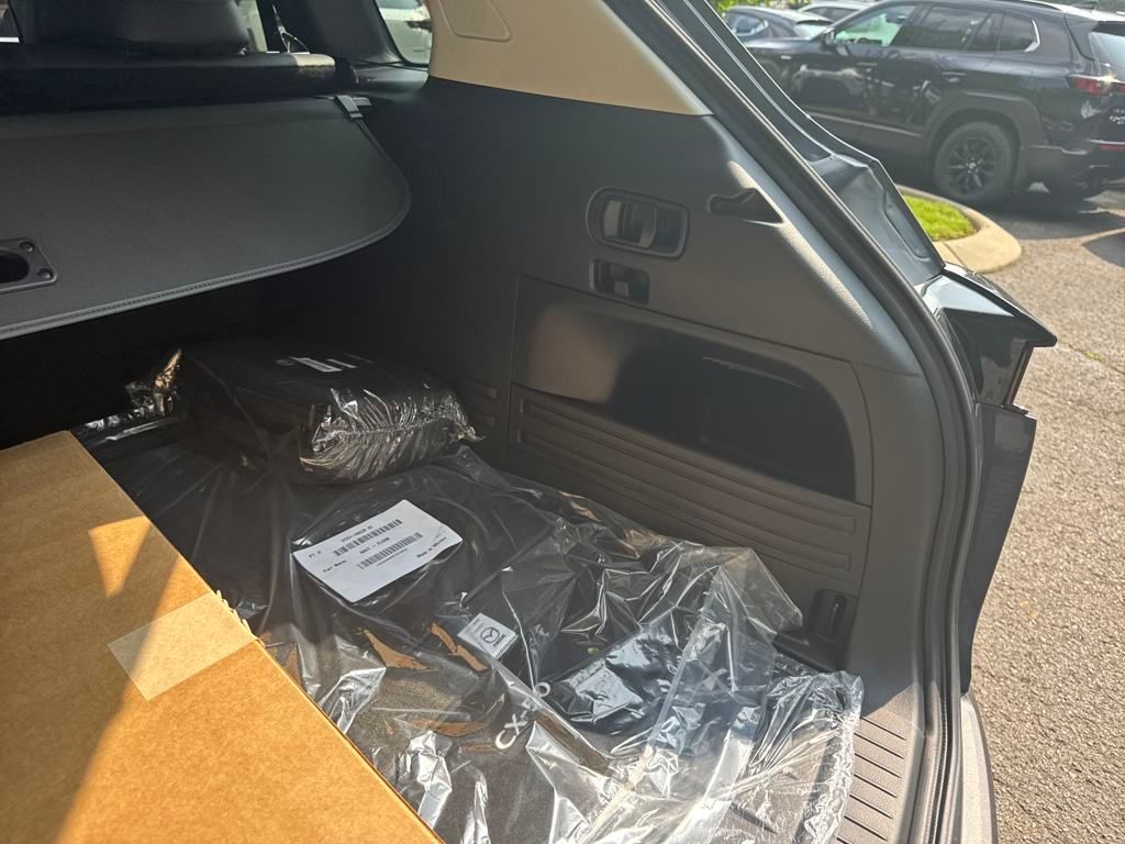 Vehicle image 36 of 39