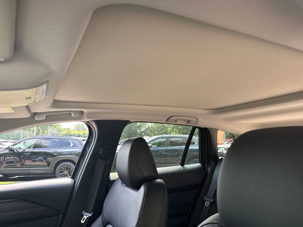 Vehicle image 21 of 39