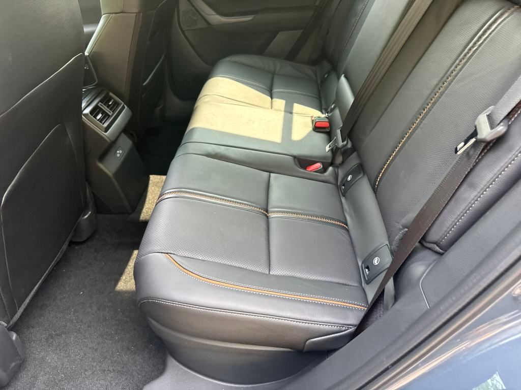 Vehicle image 34 of 39