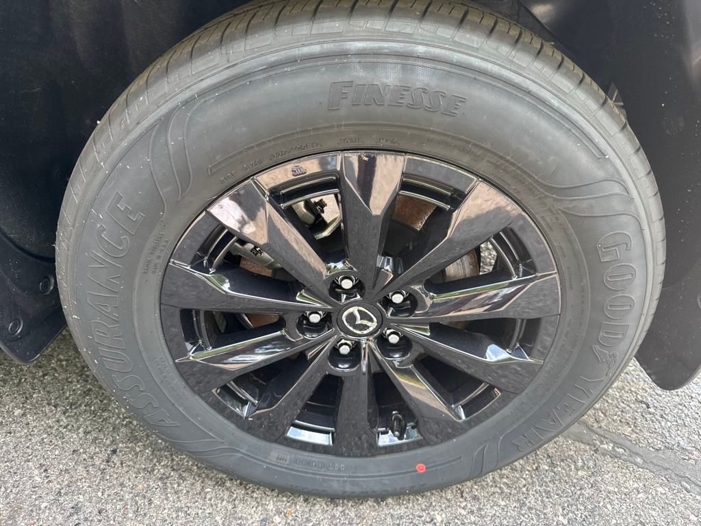 Vehicle image 27 of 39