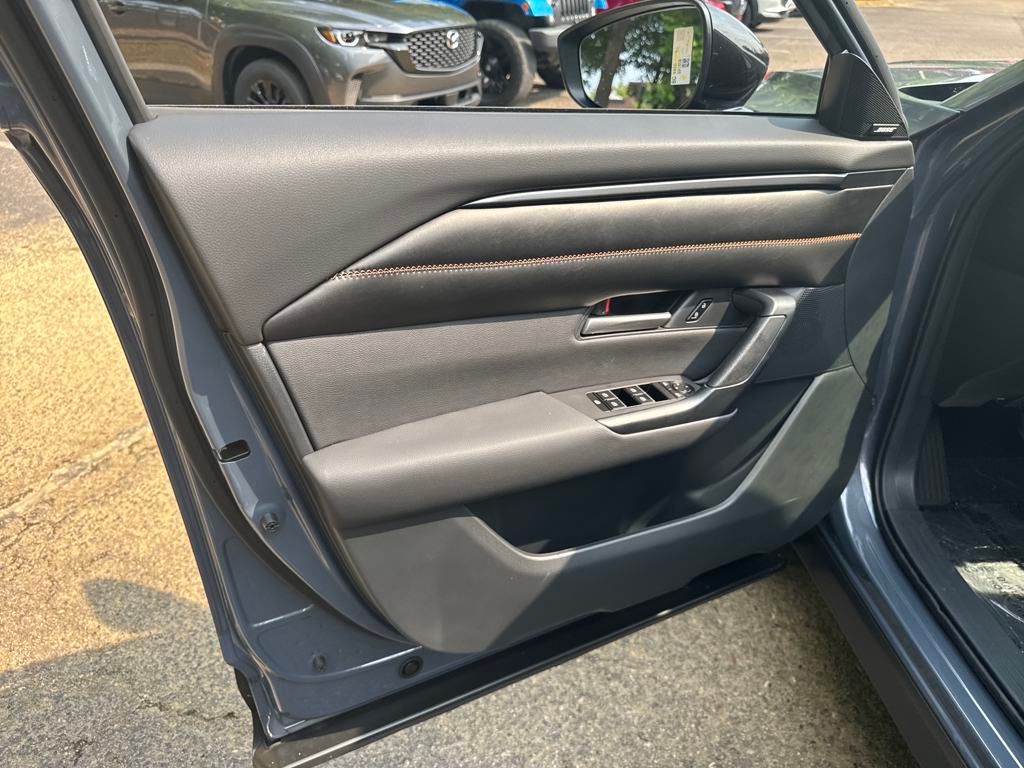 Vehicle image 10 of 39