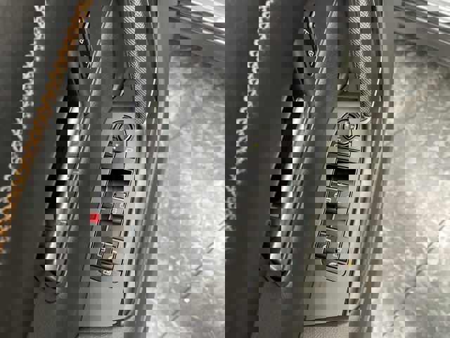 Vehicle image 15 of 40