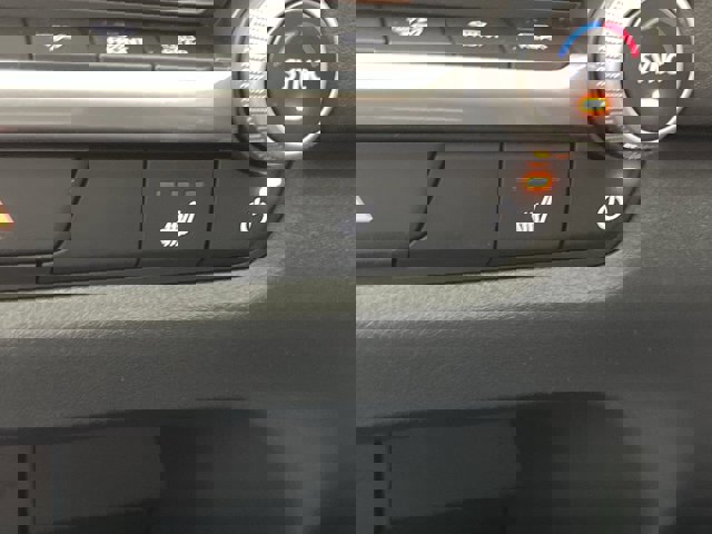 Vehicle image 28 of 40