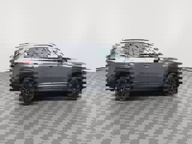Vehicle image 7 of 40