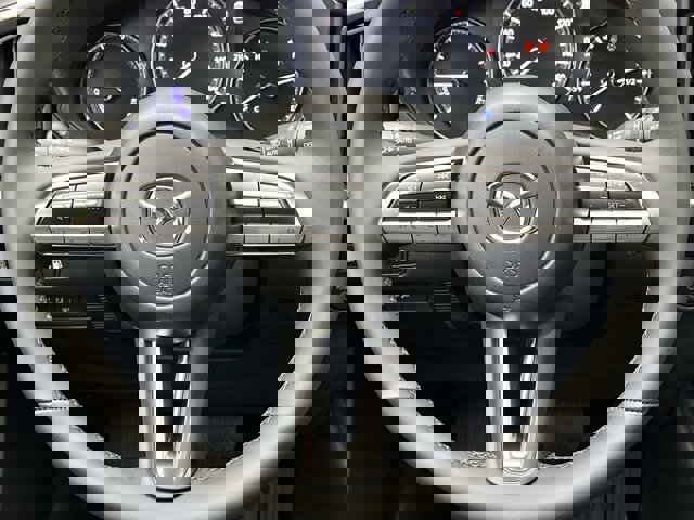Vehicle image 21 of 40