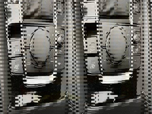 Vehicle image 24 of 40
