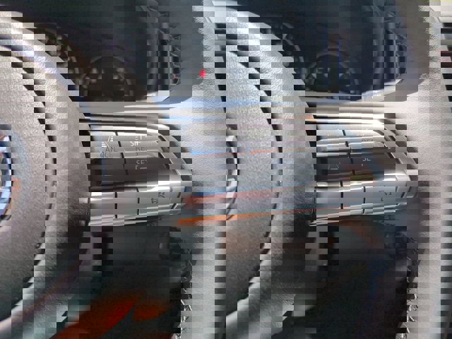 Vehicle image 21 of 24