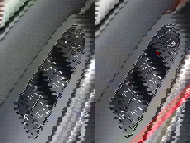 Vehicle image 19 of 24