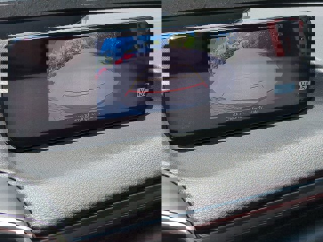 Vehicle image 16 of 24