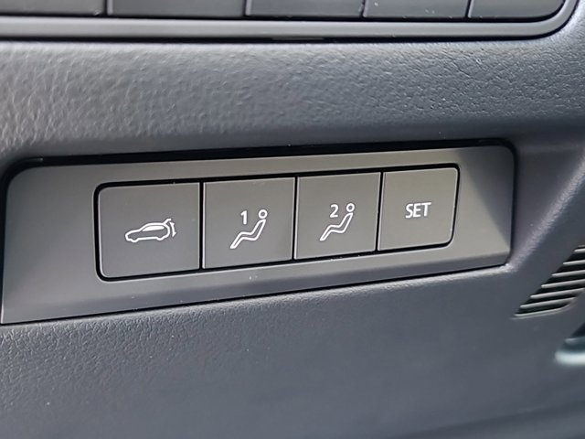 Vehicle image 13 of 20