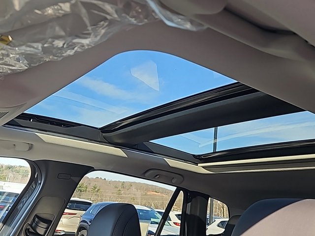 Vehicle image 8 of 20