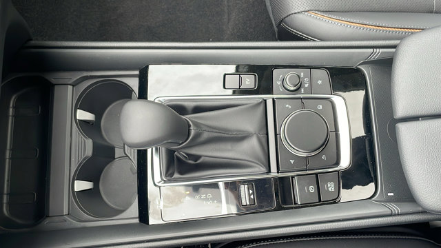 Vehicle image 19 of 41