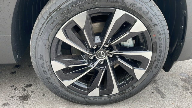 Vehicle image 9 of 41