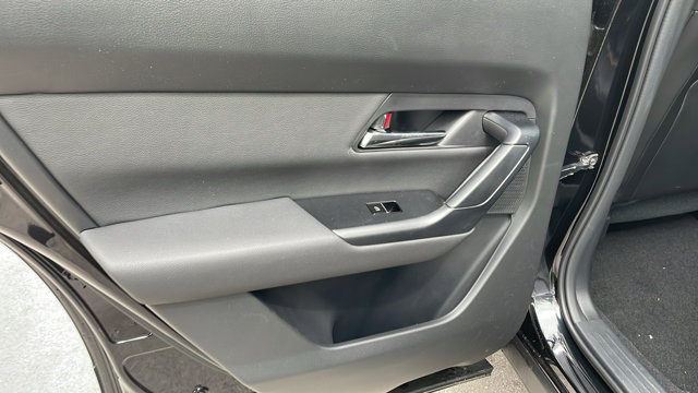 Vehicle image 38 of 41