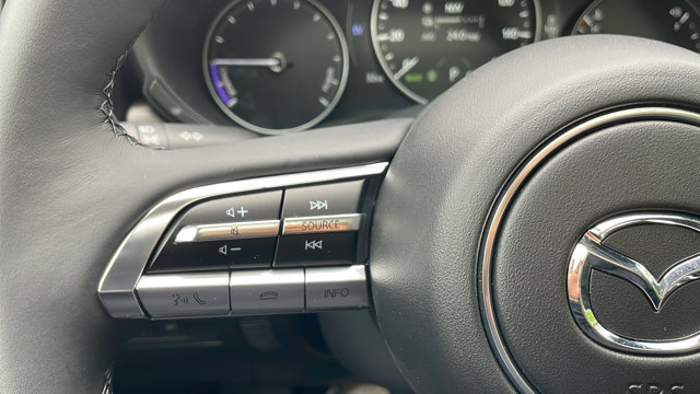 Vehicle image 21 of 41