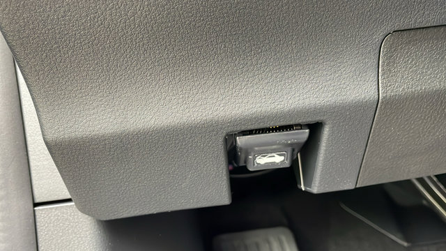 Vehicle image 28 of 41