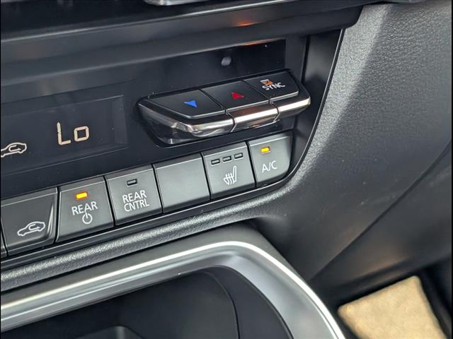 Vehicle image 20 of 21