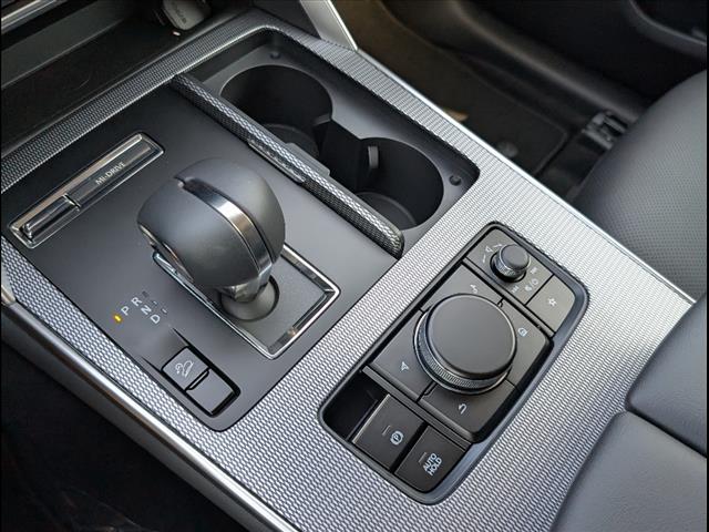 Vehicle image 14 of 21