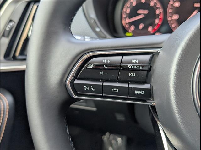 Vehicle image 18 of 21