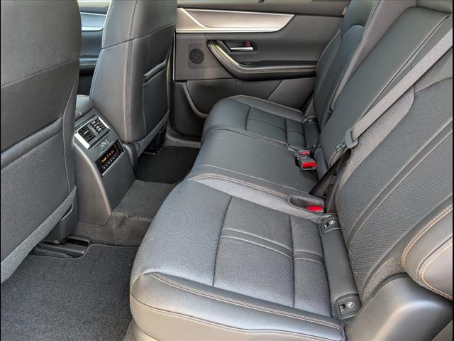 Vehicle image 9 of 21