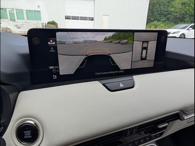 Vehicle image 11 of 15