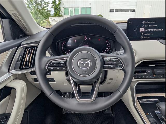 Vehicle image 10 of 15