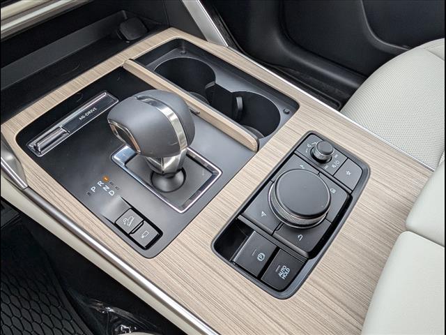 Vehicle image 13 of 15