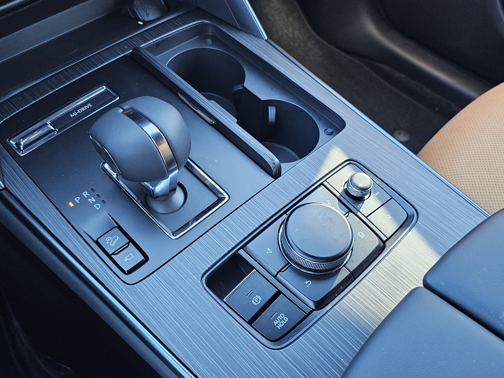 Vehicle image 12 of 14