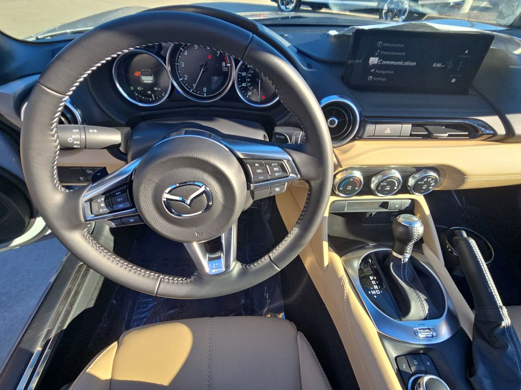 2025 Mazda MX-5 Miata Grand Touring Image 15 of 32
