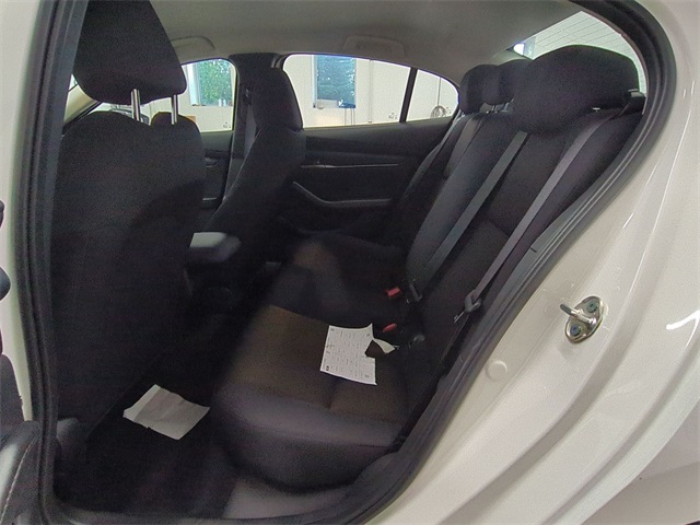 Vehicle image 7 of 10