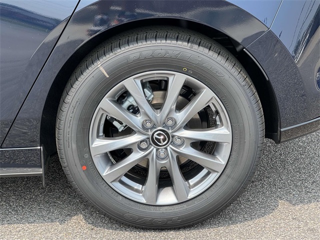 Vehicle image 17 of 18