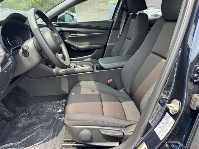 Vehicle image 15 of 18