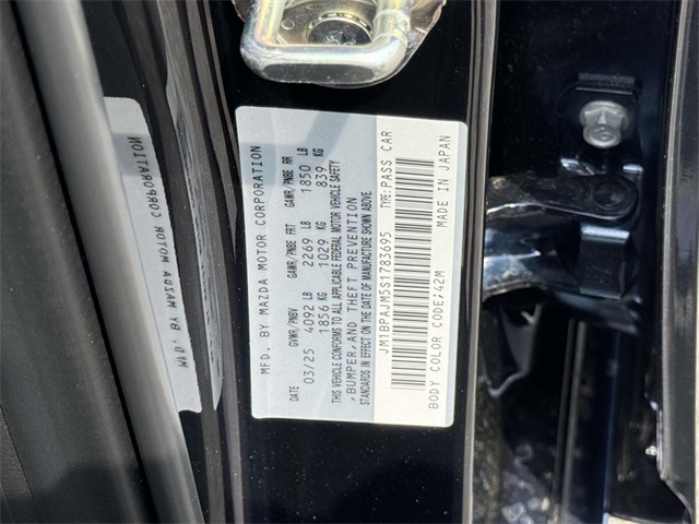 Vehicle image 18 of 18