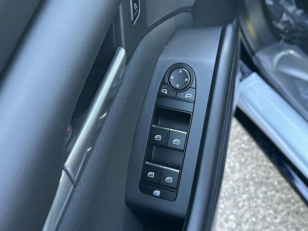 2025 Mazda Mazda3 2.5 S Image 21 of 34