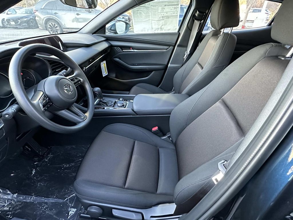2025 Mazda Mazda3 2.5 S Image 29 of 34