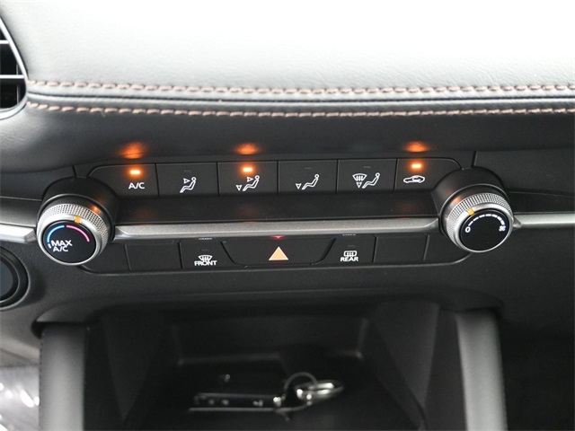 Vehicle image 34 of 41