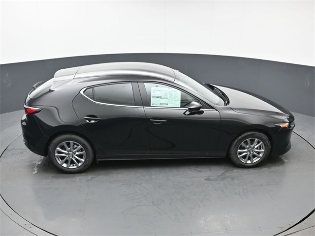 Vehicle image 14 of 41