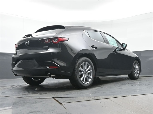 Vehicle image 17 of 41