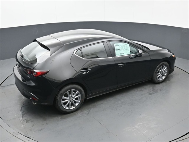 Vehicle image 16 of 41