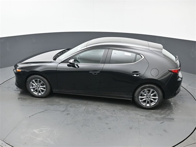 Vehicle image 21 of 41