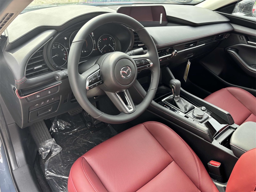 Vehicle image 13 of 29