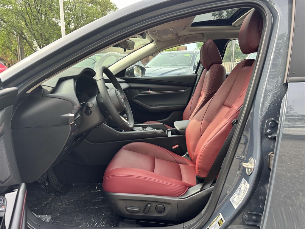 Vehicle image 11 of 29