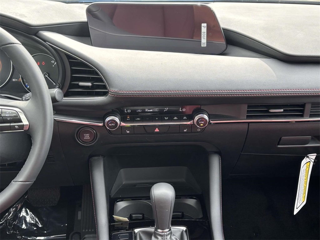 Vehicle image 14 of 29