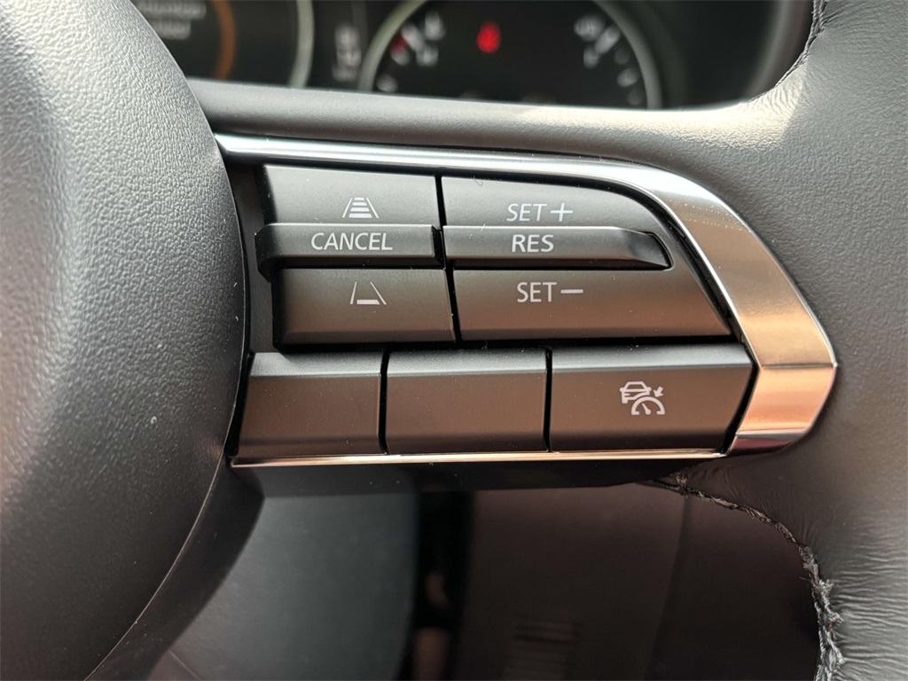 Vehicle image 26 of 29